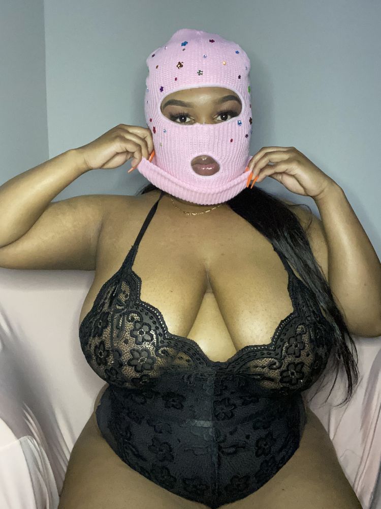 ๐ Reigning Size Queen ๐